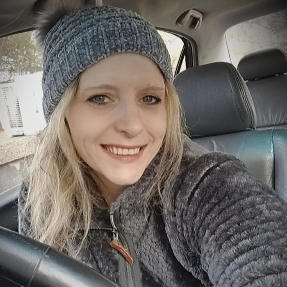 Hey Everyone! My name is Jolie and I love to shop!